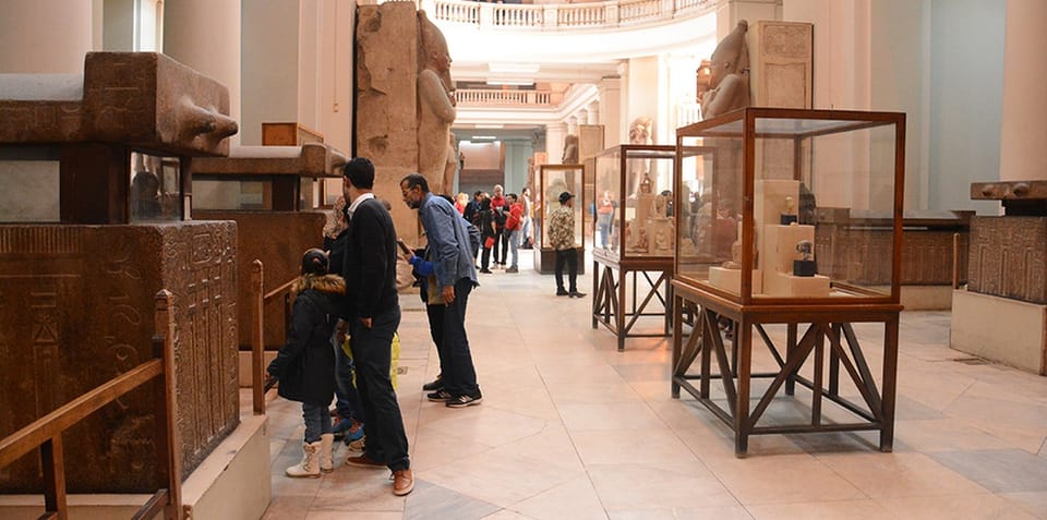 Guided Pyramids, Sphinx and Egyptian Museum Tour