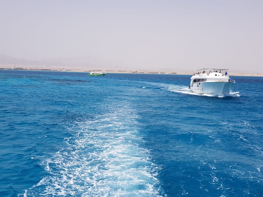 Snorkeling Yacht Trip Utopia Island with Lunch