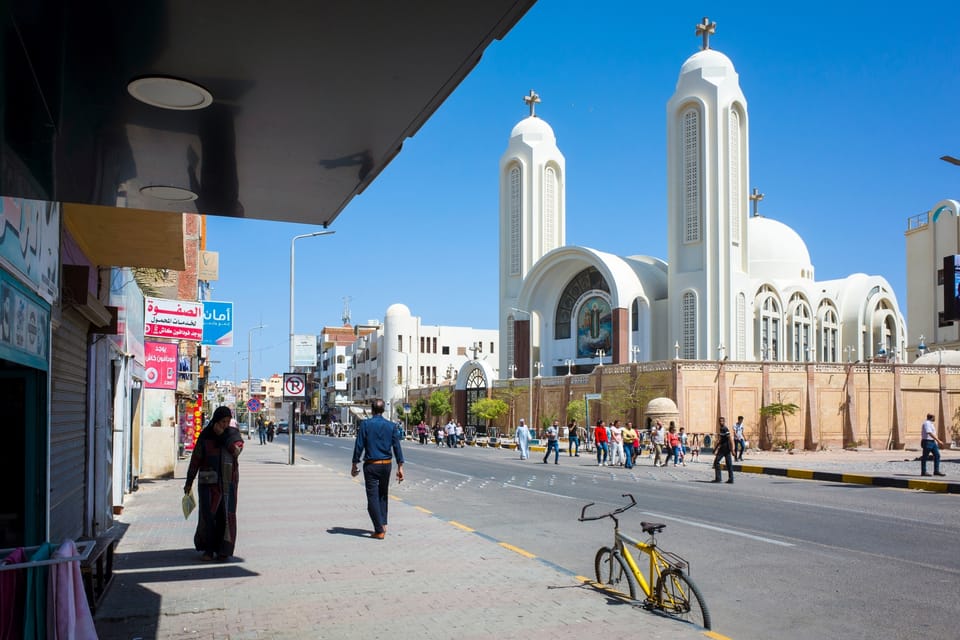 Guided City Highlights Tour with Shopping Stops