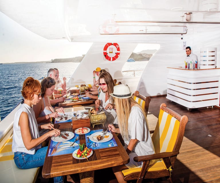 Elite vip snorkeling cruise with BBQ buffet lunch