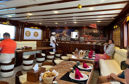 Elite vip snorkeling cruise with BBQ buffet lunch