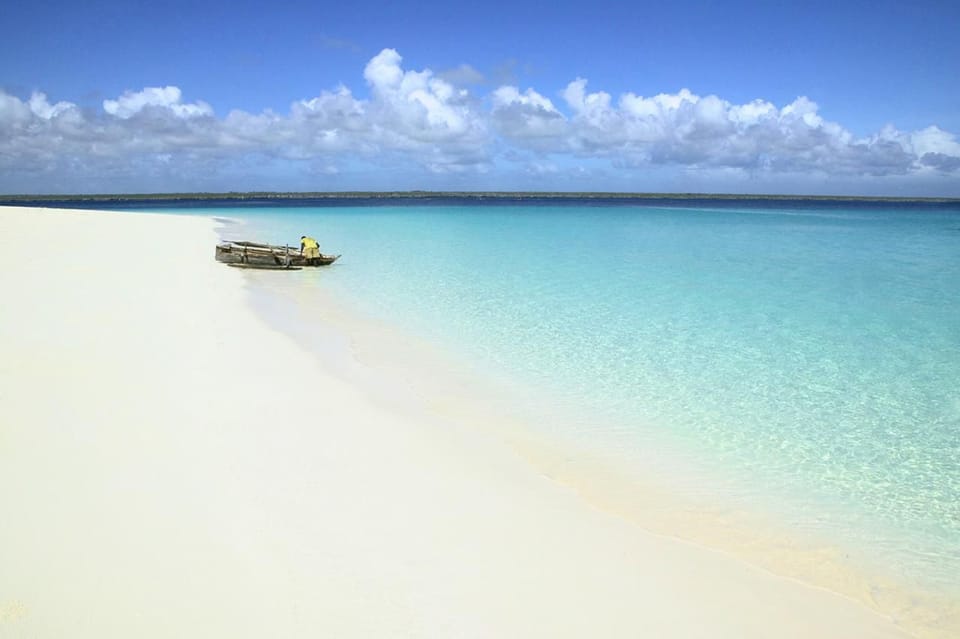 Snorkeling Yacht Trip Utopia Island with Lunch